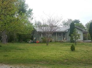 135 Waterman Dr, Lebanon, MO 65536
