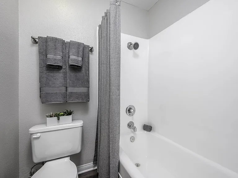 Axiom Tustin — Photo 34