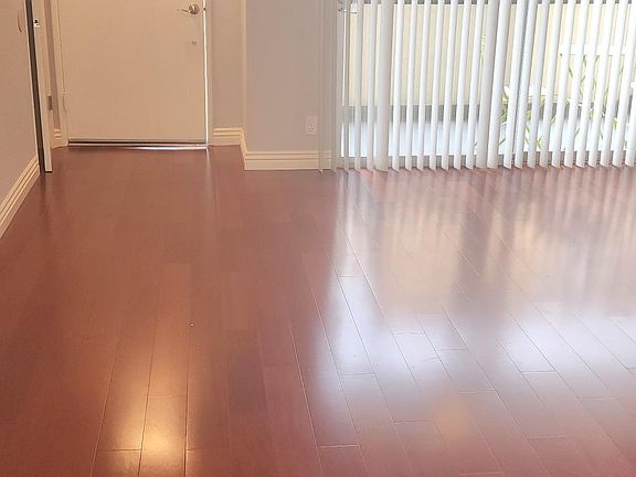 5th image of 336 S Elm Dr