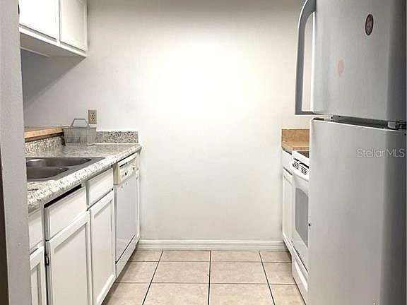 5th image of 2647 Hunt Club Ln