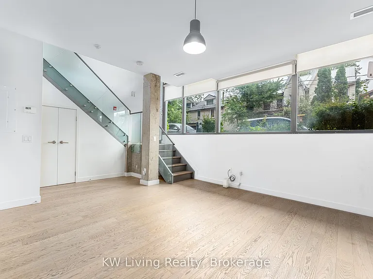 90 Broadview Ave #LW1 — Photo 7