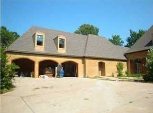 120 Summer Lake Dr, Ridgeland, MS 39157