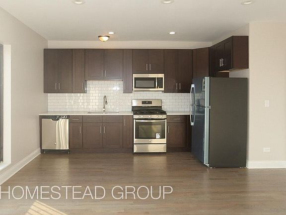 2nd image of 1947 W Chicago Avenue # Top Floor