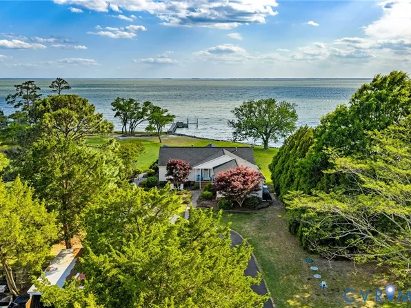 947 Bar Neck Rd, Port Haywood, VA 23138