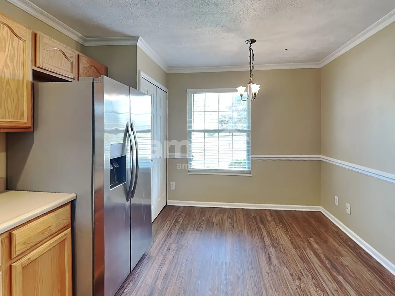 3 bed, 2.0 bath, 1341 sqft, $2,120 — Photo 4