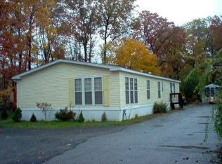 796 Pumpkin Pl, Walden, NY 12586