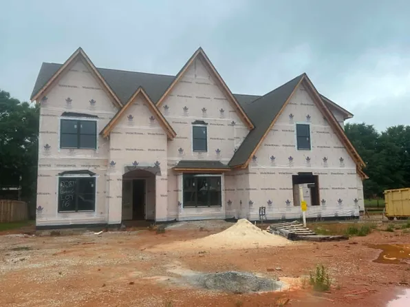22877 Gunner Cir, Athens, AL 35613