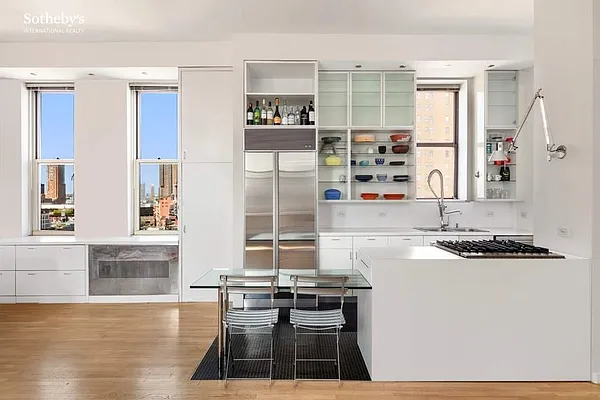 Sold by Sotheby's International Realty | media 5