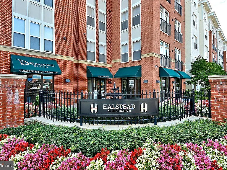 2665 Prosperity Ave #227 — Photo 2