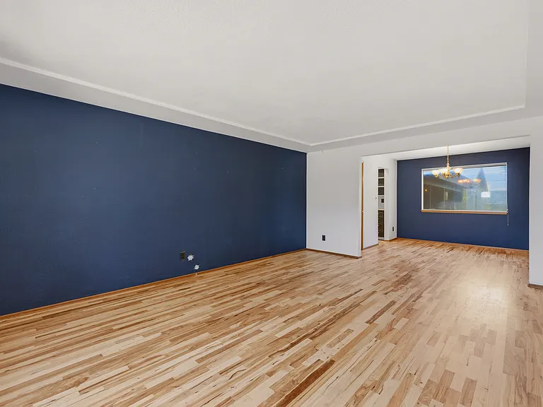 7026 S Prospect St — Photo 3