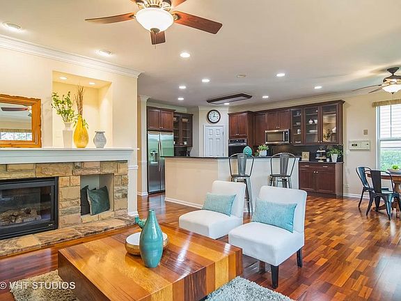 4th image of 1864 Crenshaw Cir