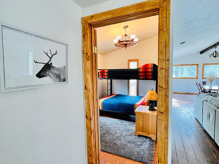 379 Houston St — Photo 21