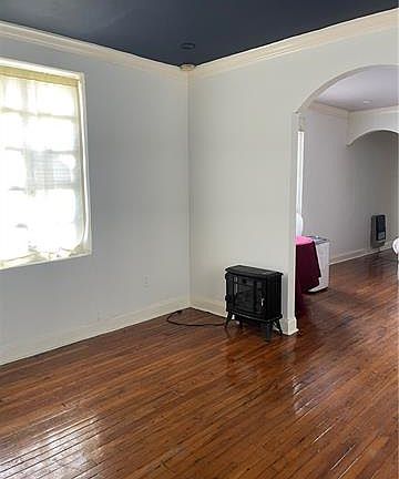 2nd image of 4428 Eden St