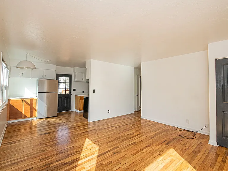 3033 N Halleck St — Photo 11