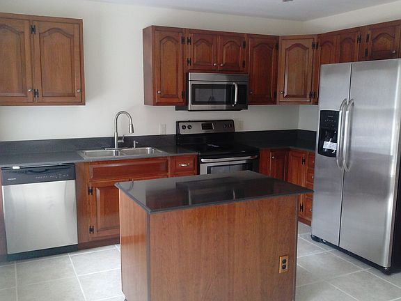 Kitchen w/ New Appl