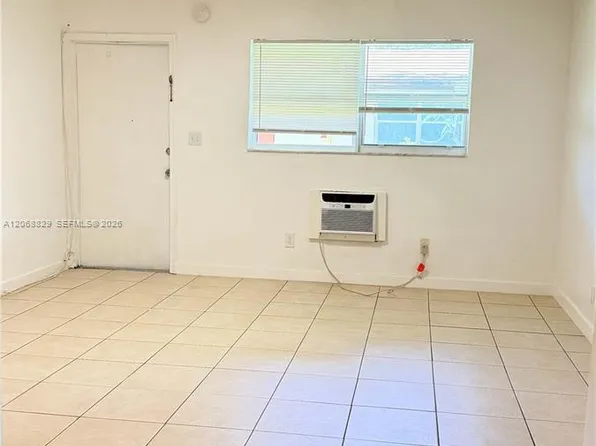 717 NE 1st St, Hallandale, FL