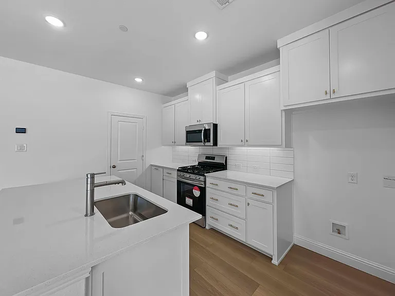 8980 Samara St — Photo 7
