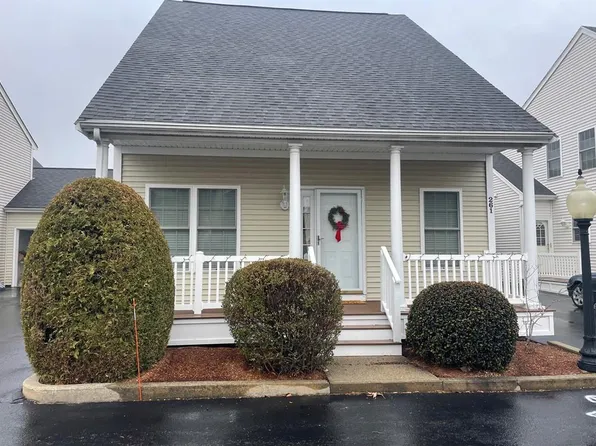 261 Cheshire Dr, Cranston, RI 02921