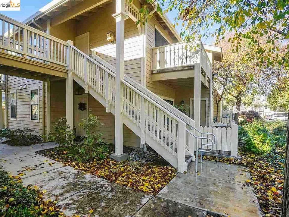 1st image of 112 Lakeshore Ct
