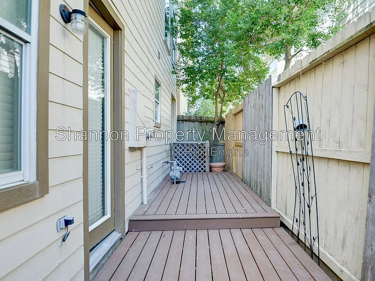 2731 Sherwin St — Photo 20