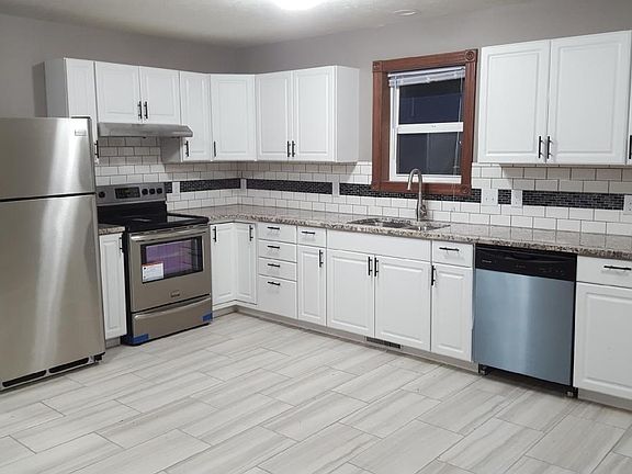 2nd image of 113 N 2nd St #2