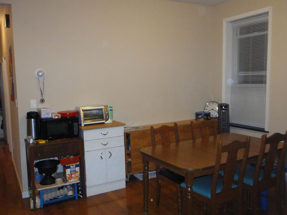 2nd image of 86 Bay 7th St Floor 1