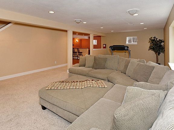 5th image of 3558 Meadow Creek Ct