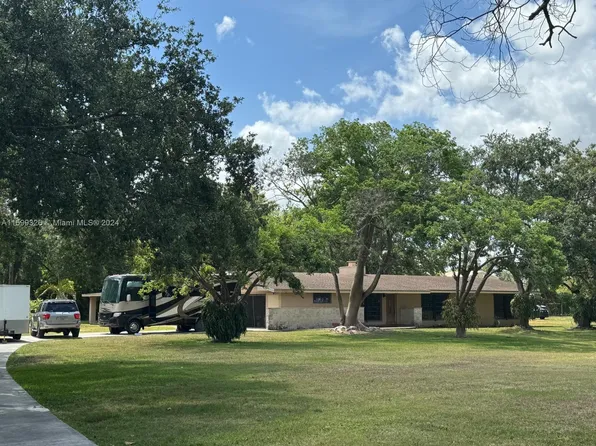 21955 SW 152nd Ave, Miami, FL 33170