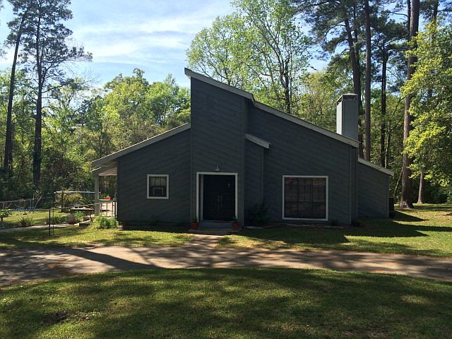 1st image of 402 Eastwood Pl