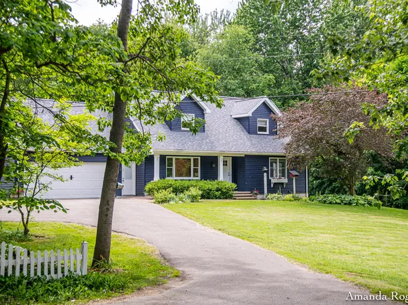 5875 Gavin Lake Ave NE, Rockford, MI 49341