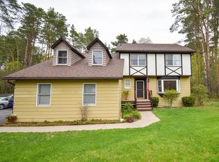 12 Pinewood Dr, Peru, NY 12972