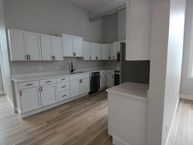 113 E Main St #1 — Photo 11