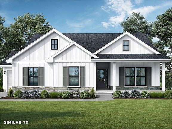 3rd image of 710 NE Country Meadow Dr