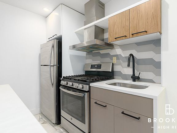 3rd image of 24 Suydam Pl #1F