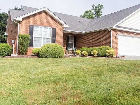 5th image of 1086 Doulton Cir
