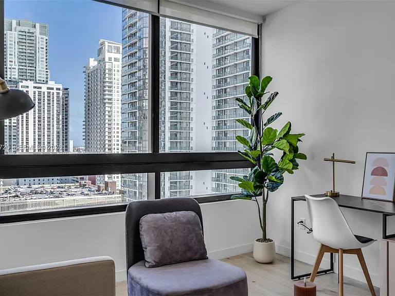225 N Miami Ave #1701 — Photo 8