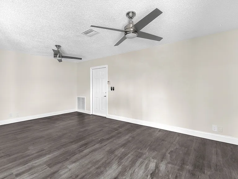 654 West Dr — Photo 21