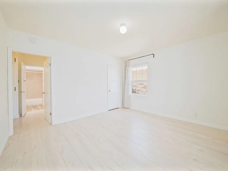 349 E Newman Ave #A — Photo 15