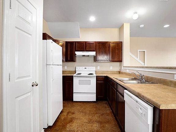 5th image of 7823 Kingsbury Wood Unit 1