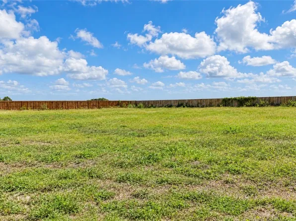 1494 Mariposa Ranch Dr, Corpus Christi, TX 78415