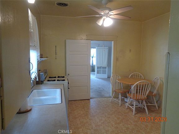 5th image of 723 E 9th St