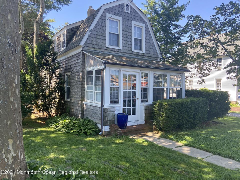 2nd image of 920 Leighton Ave