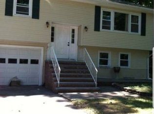 964 Crystal Lake Ter, Franklin Lakes, NJ 07417