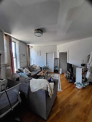 3rd image of 245 Flatbush Ave #2