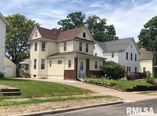 1123 3rd St, Moline, IL 61265