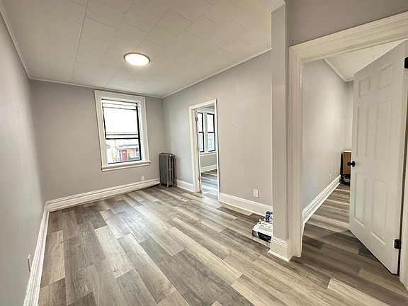 4th image of 84 Romaine Ave #2E