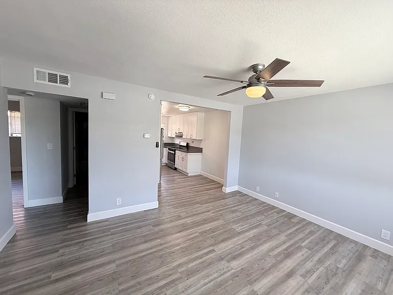 3280 Cabrillo Ave #3 — Photo 5