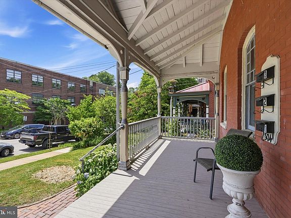 5th image of 304 Gayley St