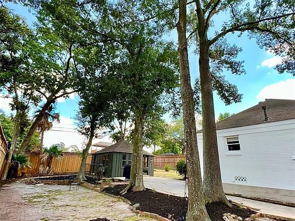 3rd image of 1721 Idylwood Dr