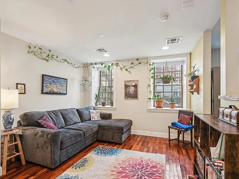 919 Sanderson Ave — Photo 3